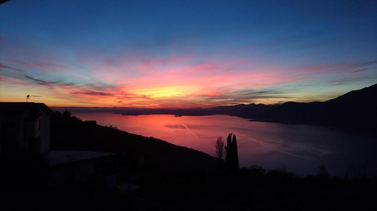 Beb Da Paolo Con Vista Lago サン・ゼーノ・ディ・モンターニャ エクステリア 写真